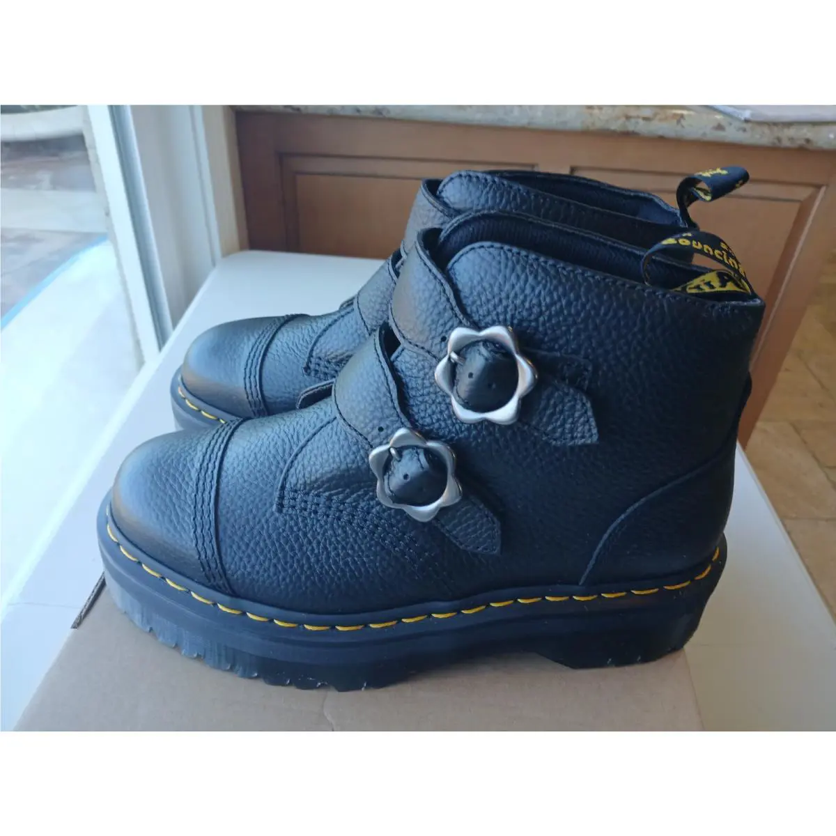 Dr. Martens shoes - Dr. Martens Devon Flower - Martens Devon Flower - Black 3