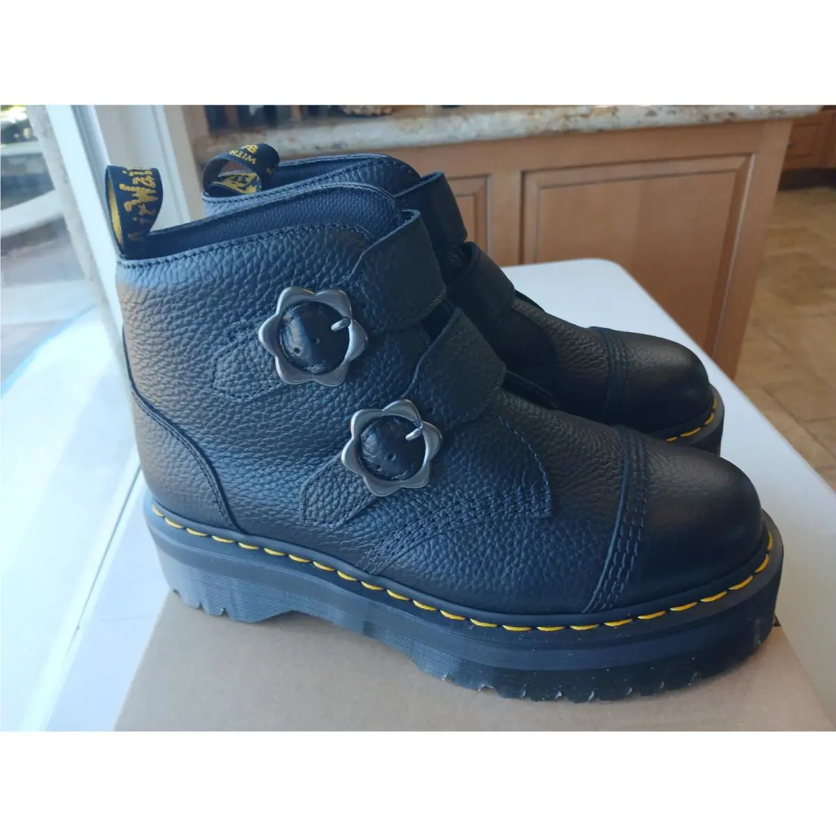 Dr. Martens shoes - Dr. Martens Devon Flower - Martens Devon Flower - Black 6
