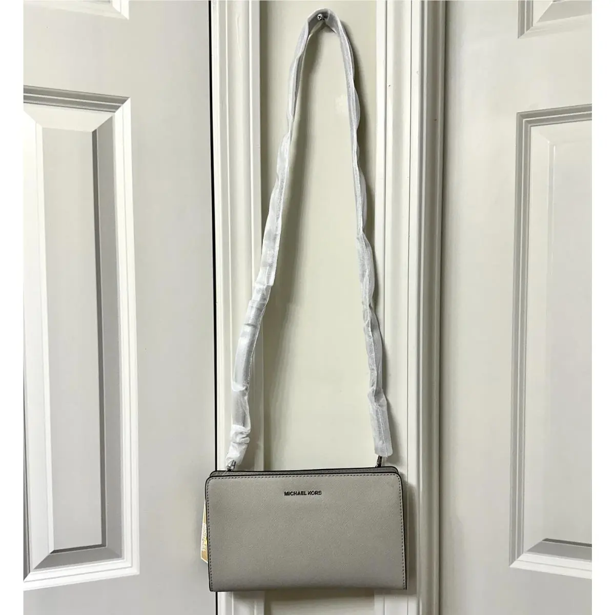 Michael Kors Jet Set Large Crossbody Clutch Cement