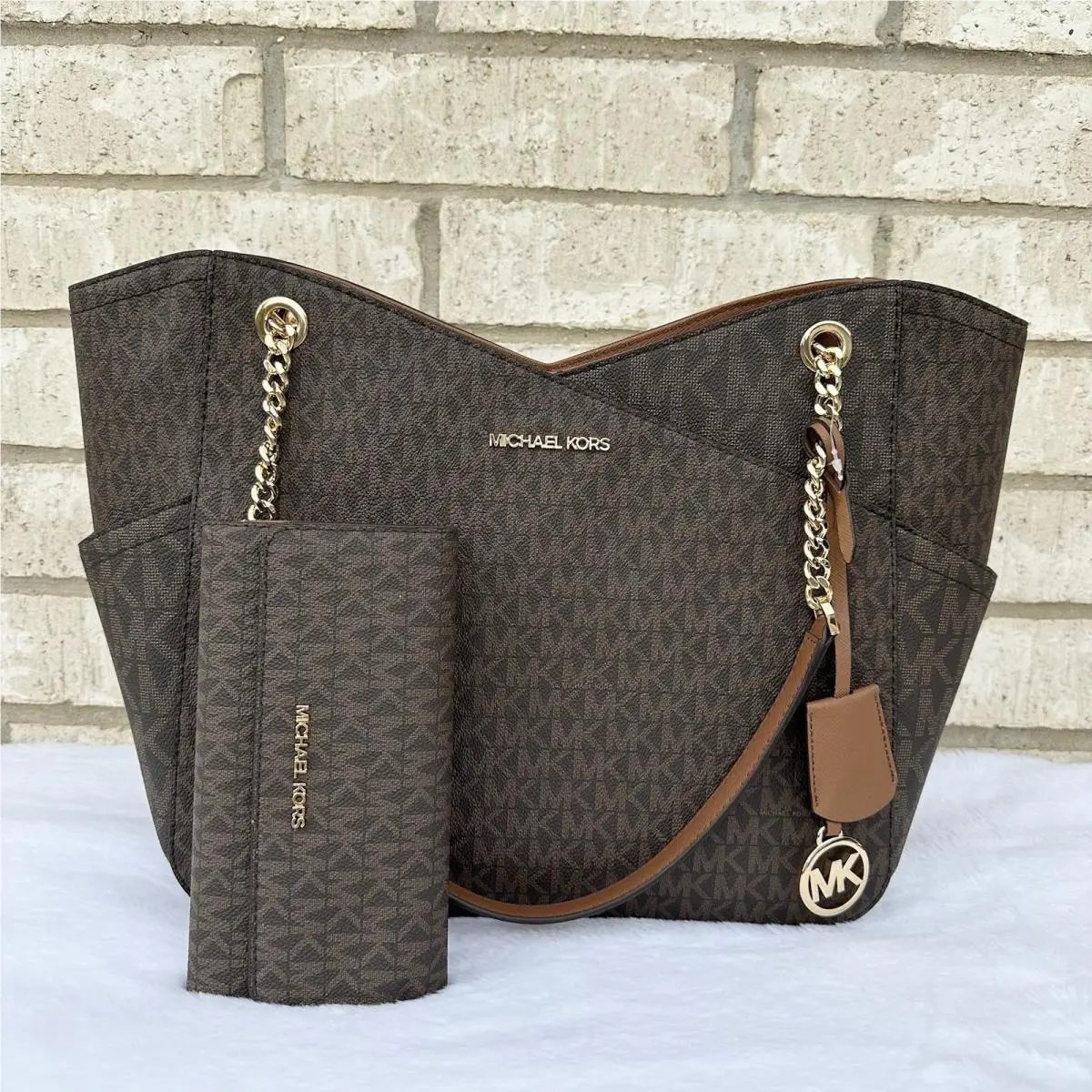 Michael Kors Jet Set Travel Large Chain Shoulder Top Zip MK Wallet Brown