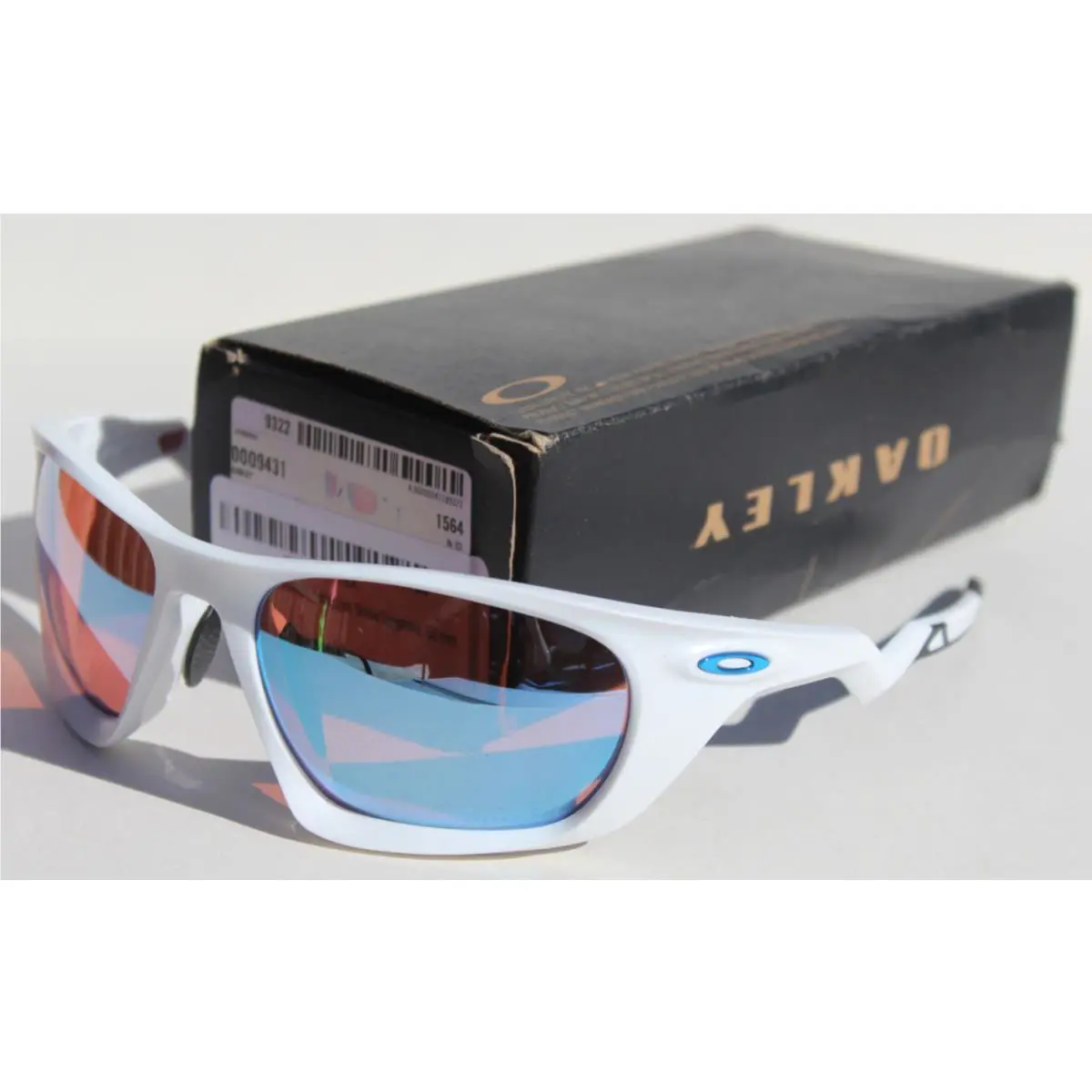 Lateralis Sunglasses Matte White/prizm Snow Sapphire OO9431-09 by Oakley