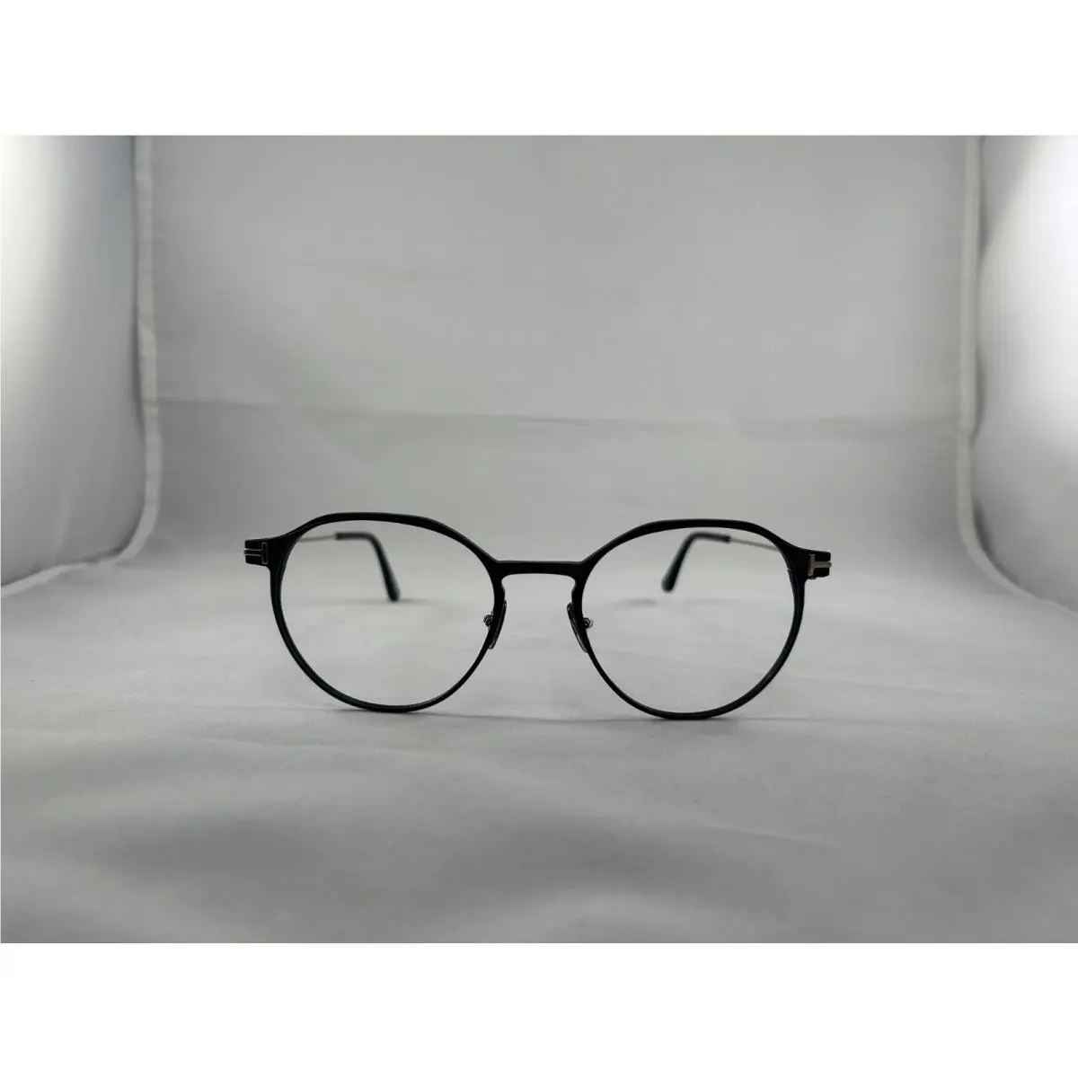 Tom Ford TF5688-B Eyeglasses 002 Round Metal Black 52 19-145 cc