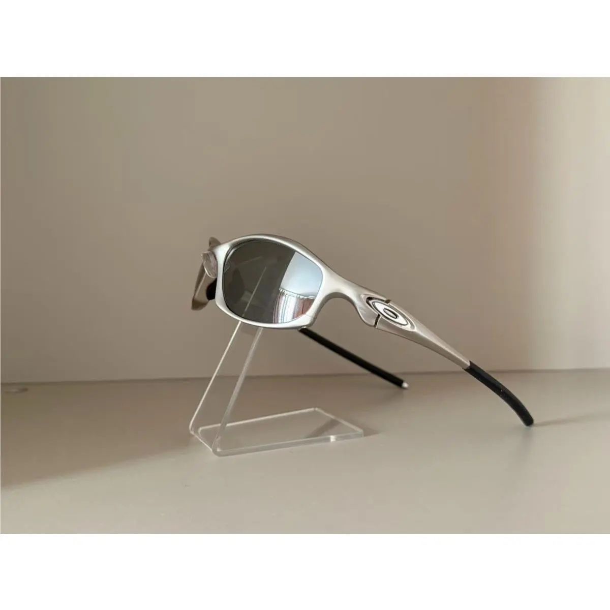 Oakley Hatchet X-metal Polarized Sunglasses Silver Frames with Black Lenses