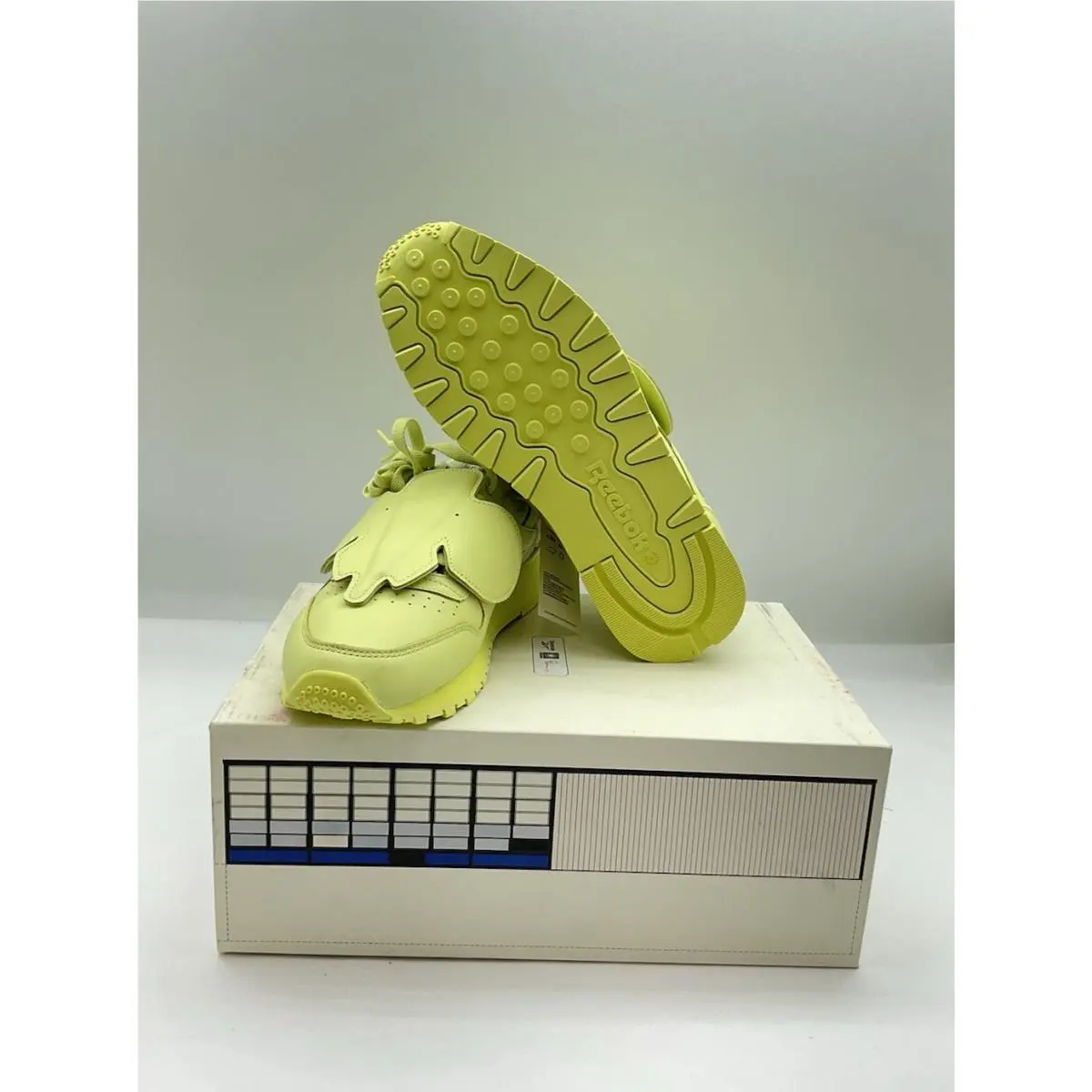 Reebok shoes - Reebok Classic Leather - Classic Leather - GY6386 - Neon Yellow, Manufacturer: Cool Aloe Black (UPC: 195735331007) 0