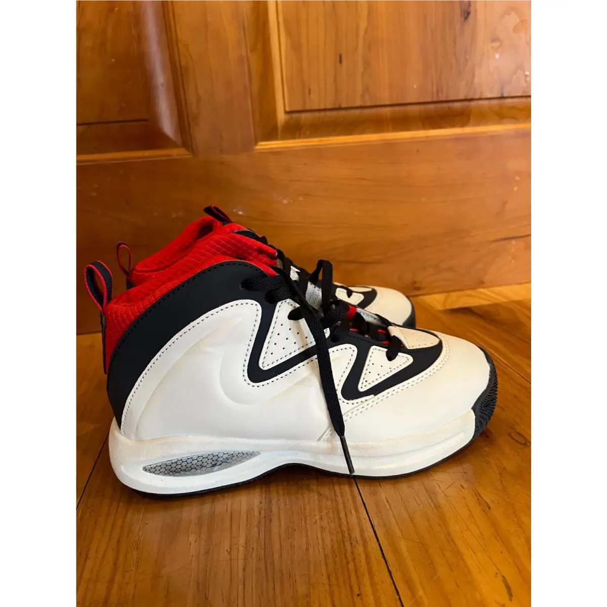 Reebok AR30135Y-WDR Court Boys High Top Basketball Sneakers Size 4M
