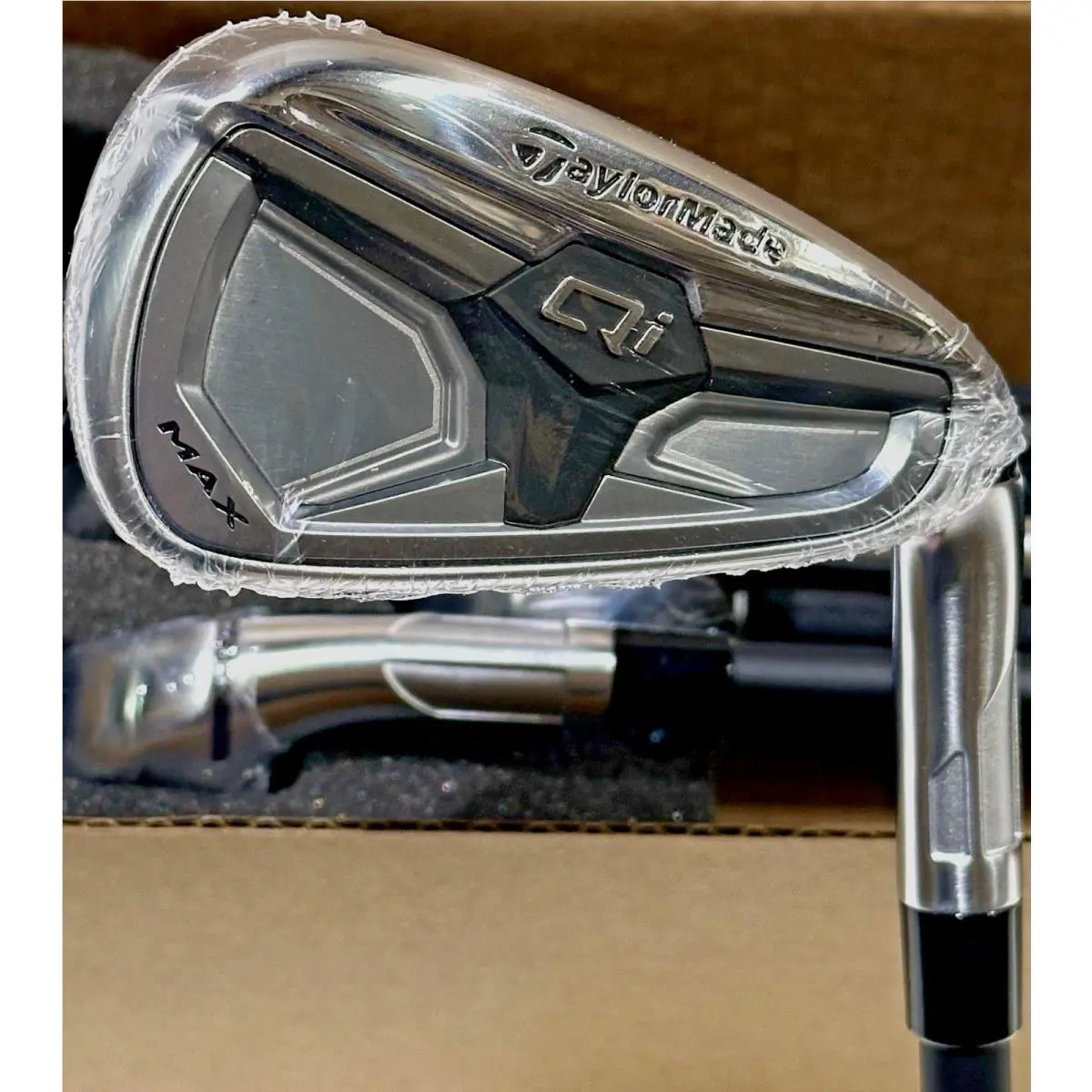 Taylormade Qi Max Iron Set 5-PW AW Graphite Kbs Reax 75 Stiff Flex