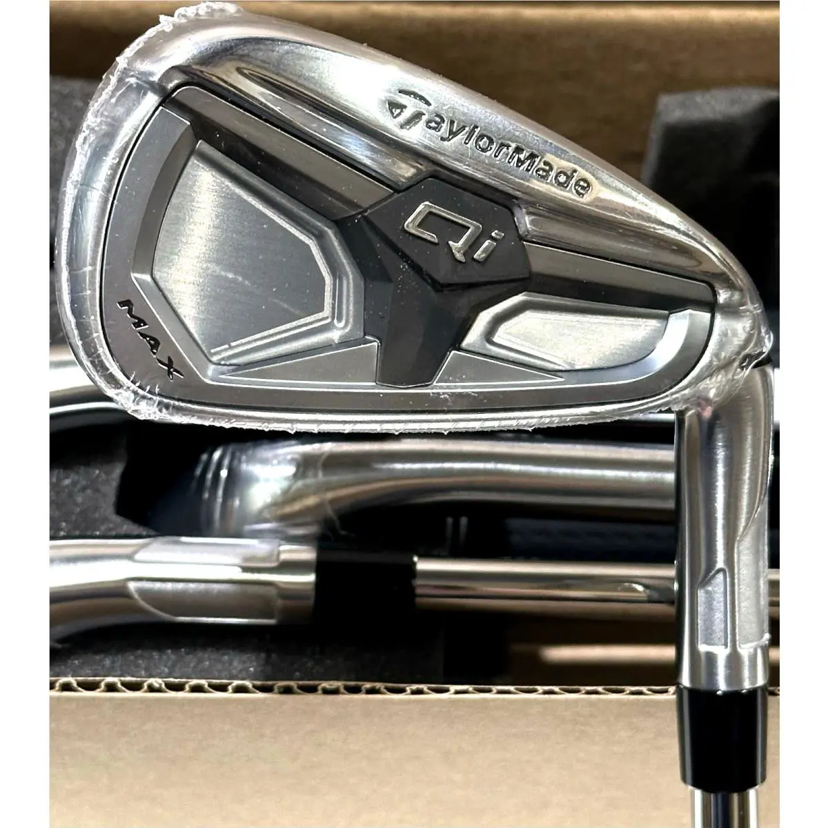 Taylormade Qi Max Iron Set 5-PW AW Steel Kbs Max MT 85 Regular Flex