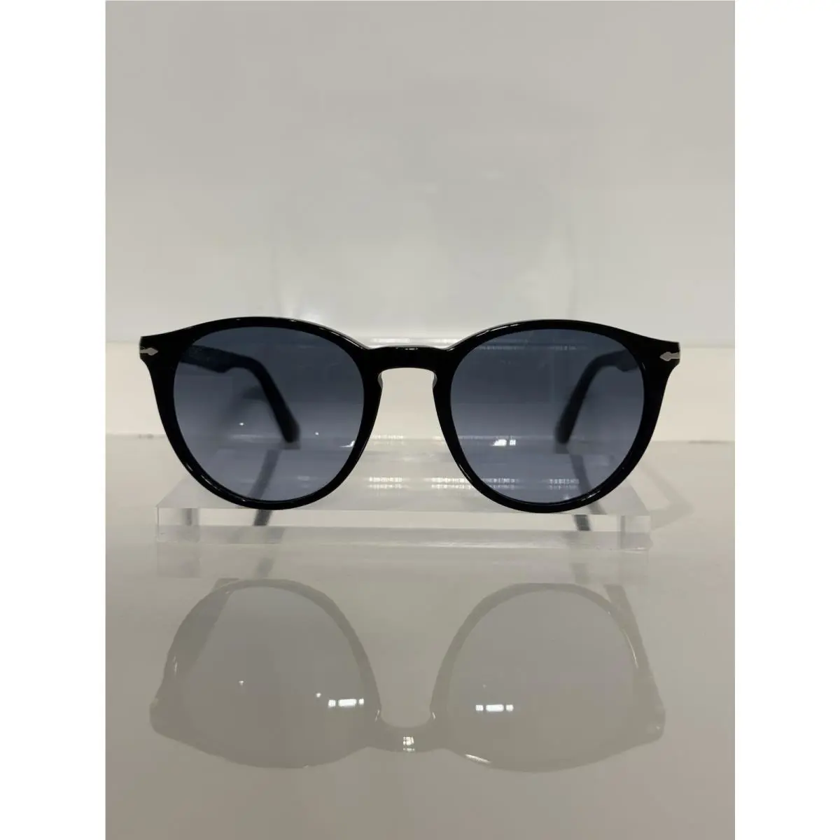 Persol 3152S 9014/Q3 Black Round Acetate Gradient Blue Sunglasses 52mm
