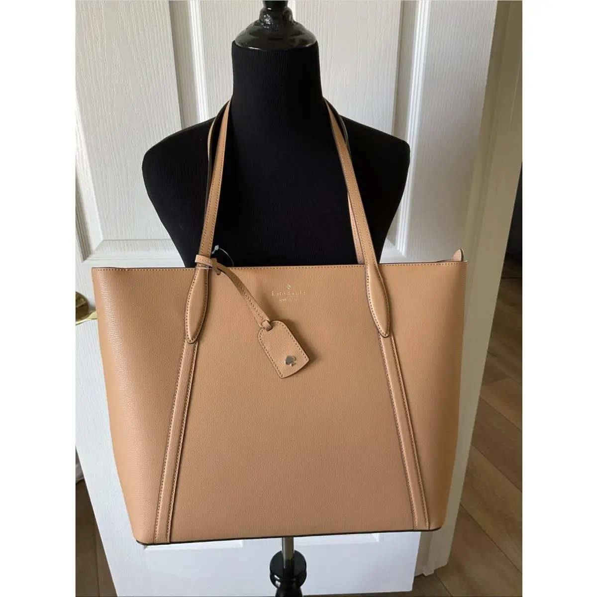 Kate Spade Cara Large Tote Shoulder Bag /tiramisu/logo Tag Gold Hardware/top Zip