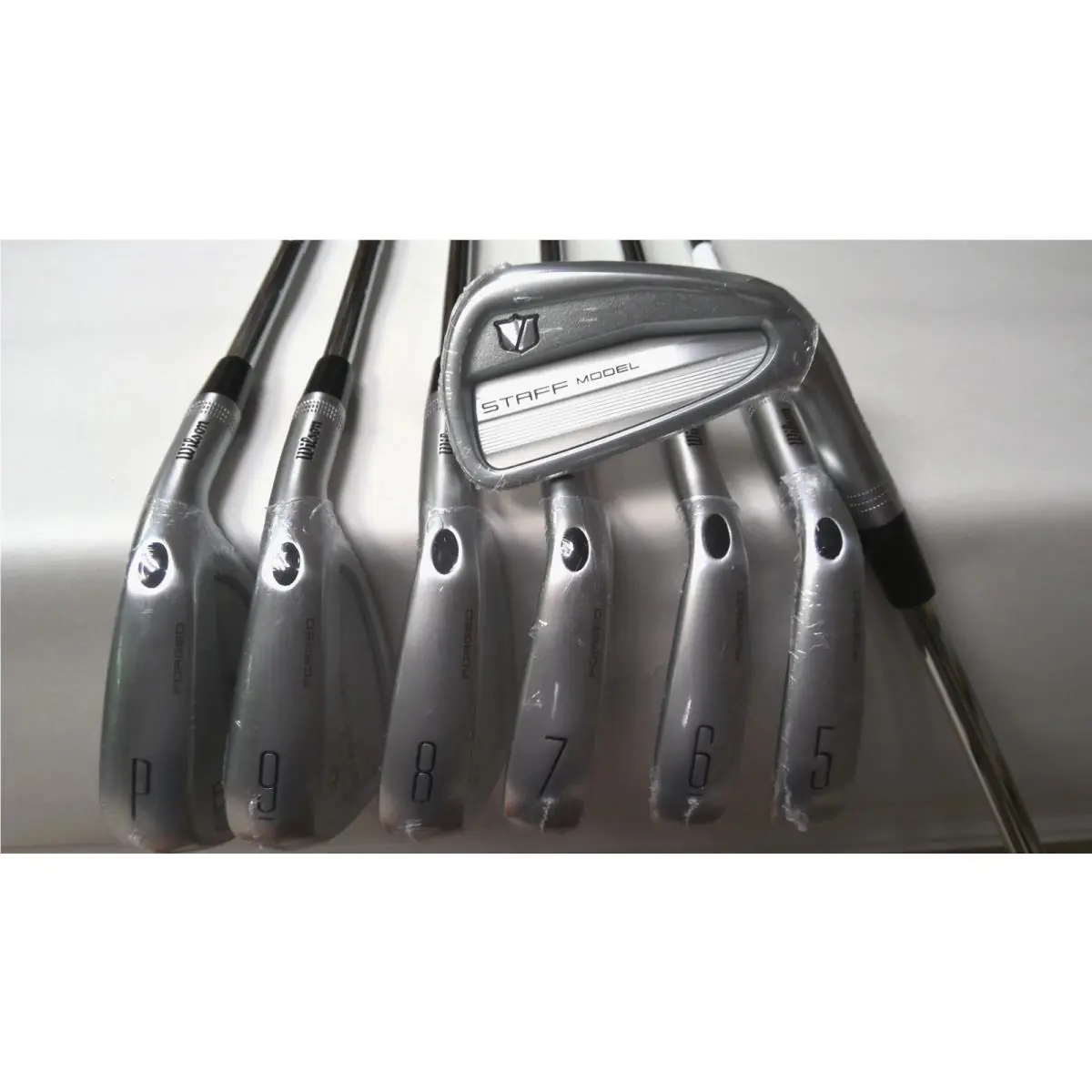 2026 Wilson Staff Model CB Iron Set 4-PW / Dynamic Gold Mid 115 S300 Stiff