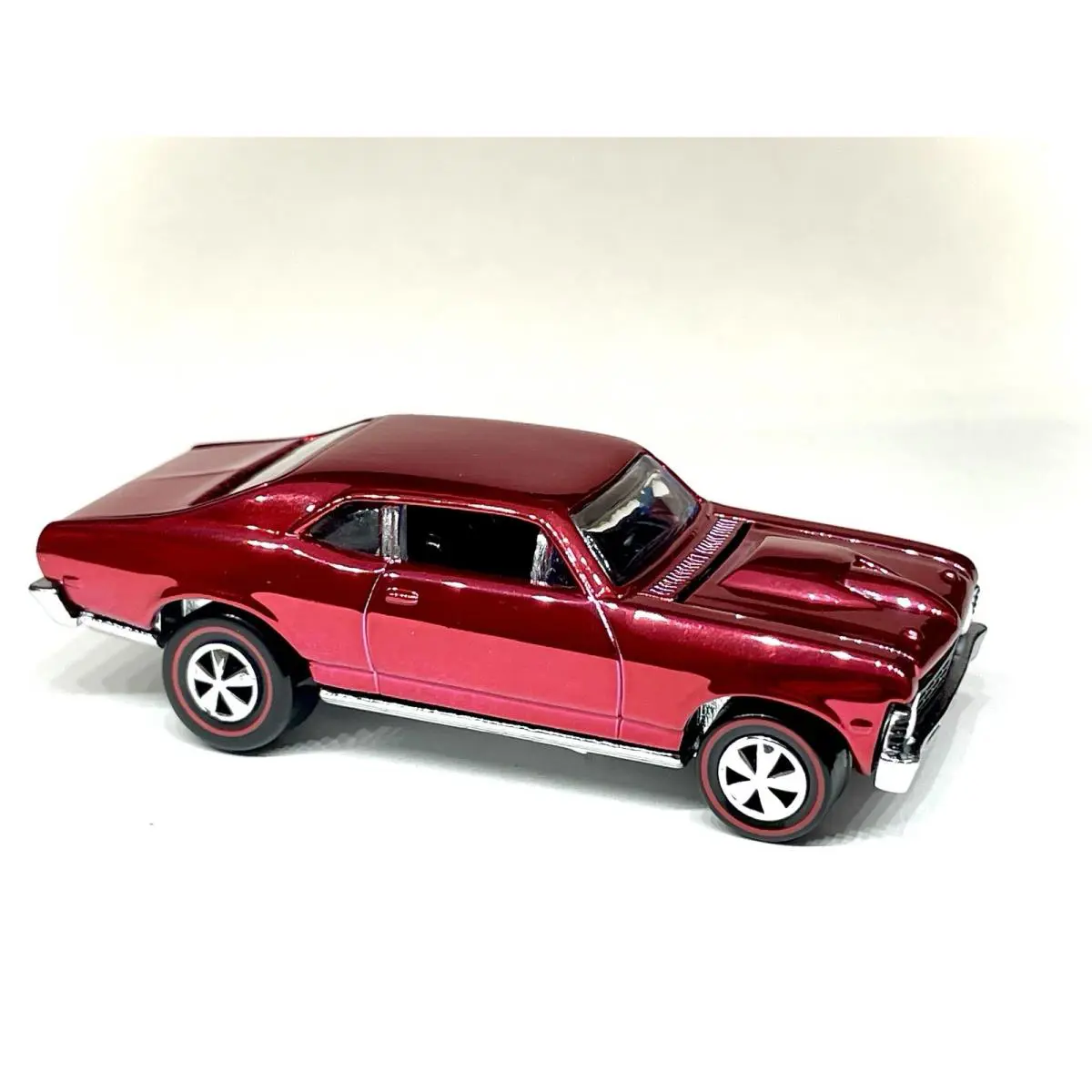 Hot Wheels Custom Made Spectraflame Red ⬜ 1968 Chevy Nova Redline