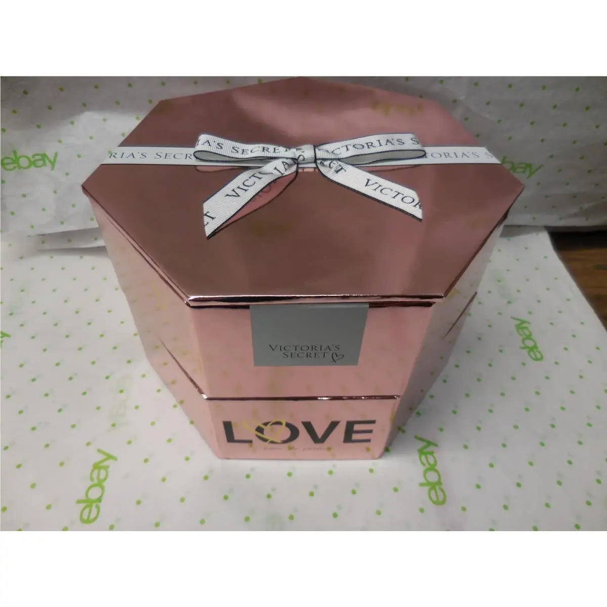 Victoria`s Secret Lovel Luxury Deluxe Gift Set