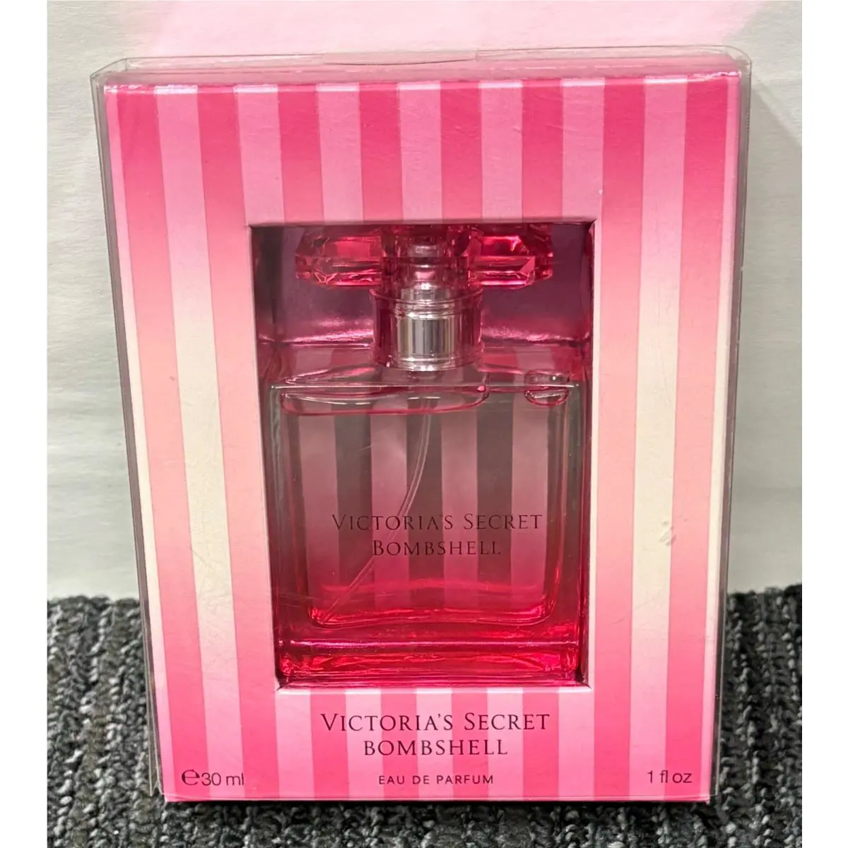 Victoria`s Secret Bombshell Eau de Parfum Perfume Fragrance Edp 1 oz