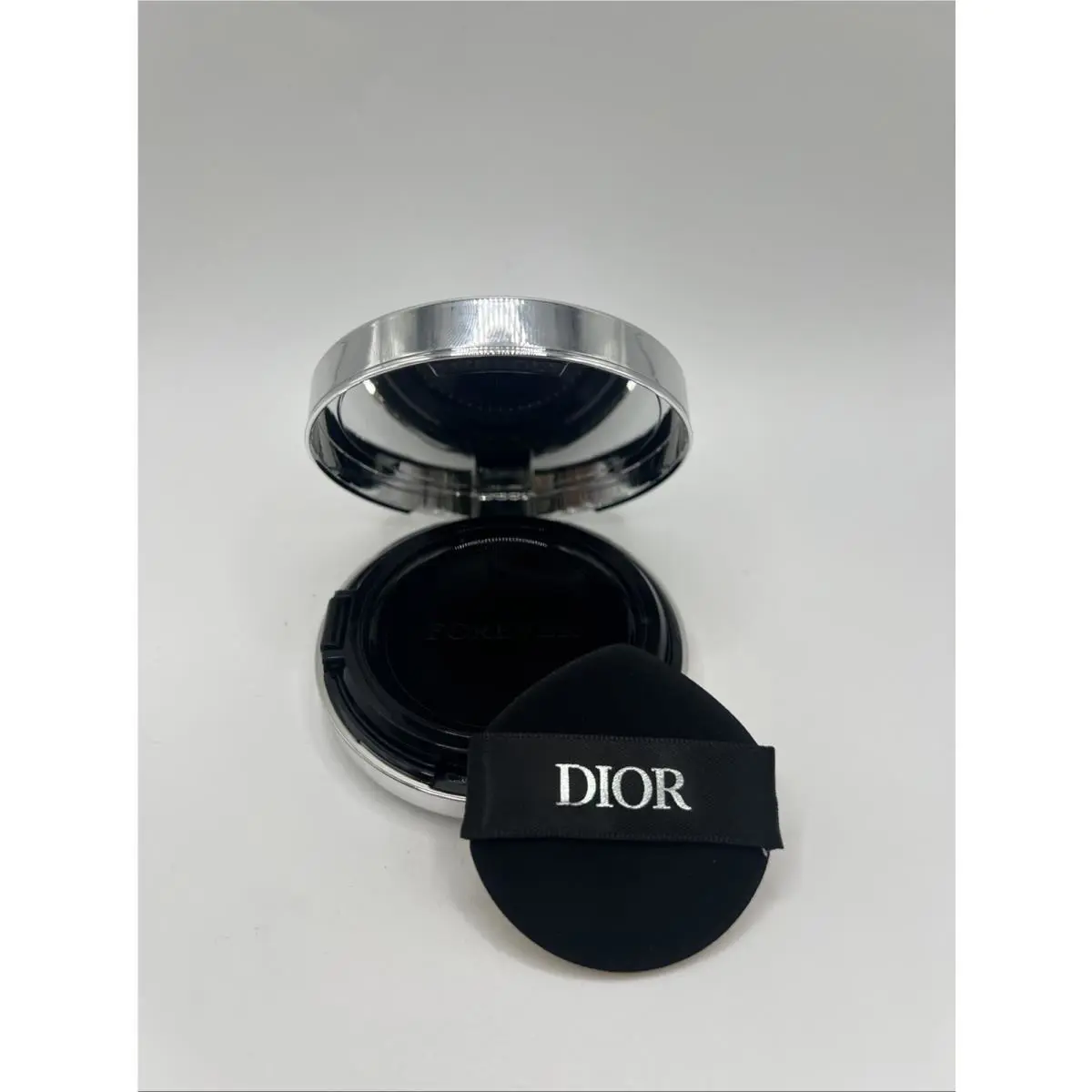 Forever Cushion Foundation Skin Glow - 1N with Silver Cannage Case by Dior