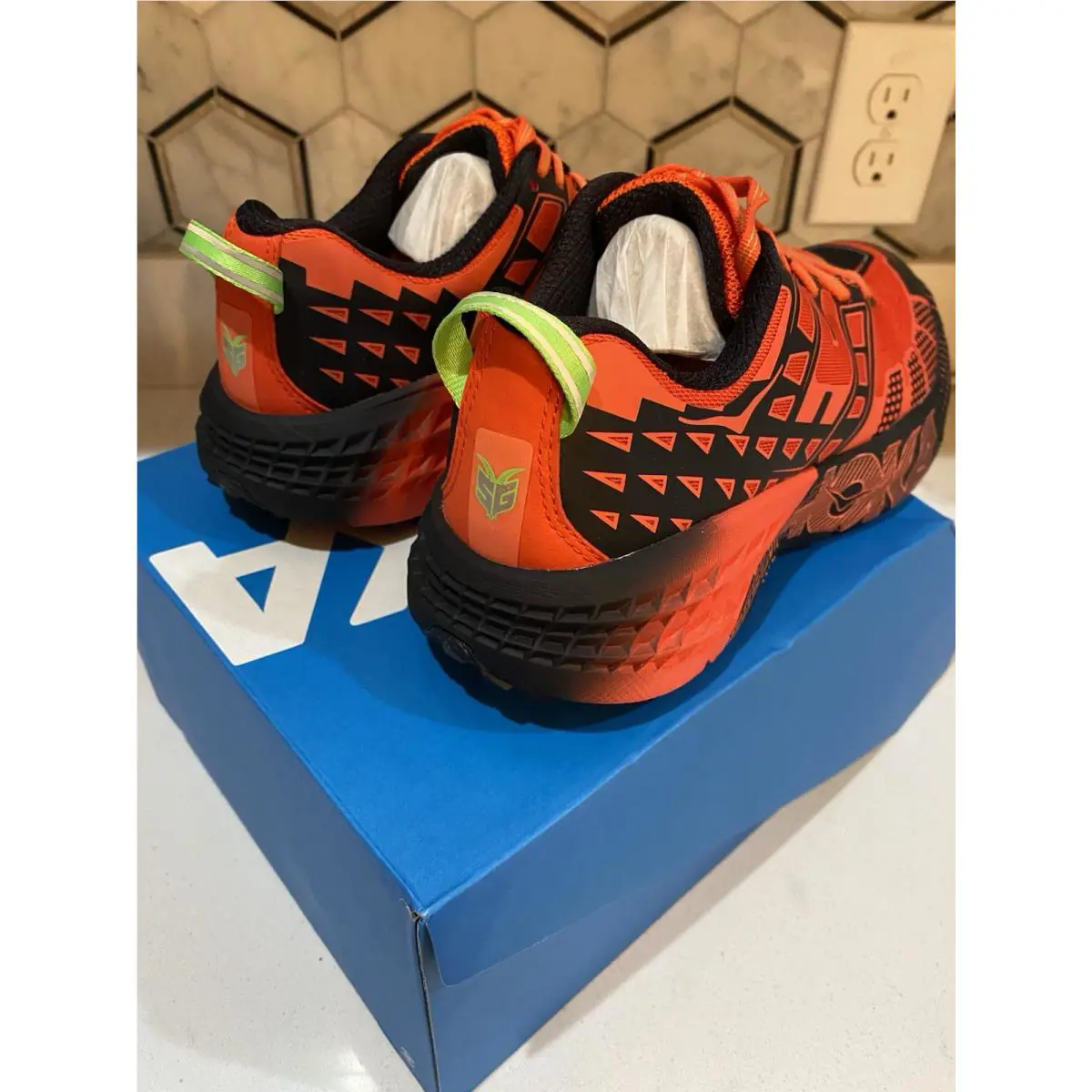 Hoka shoes - Tomato/Electric Green 1