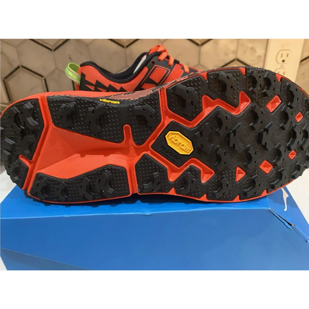 Hoka shoes - Tomato/Electric Green 2