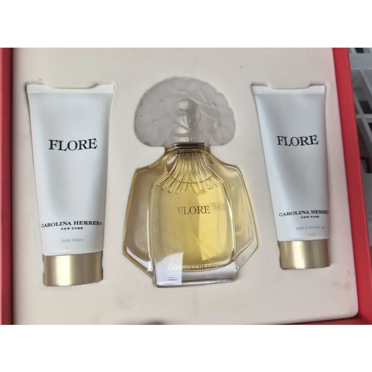 Flore by Carolina Herrera 3 Pcs Set- 3.4oz /100ml Edp 3.4 oz Lotion 3.4 oz Gel