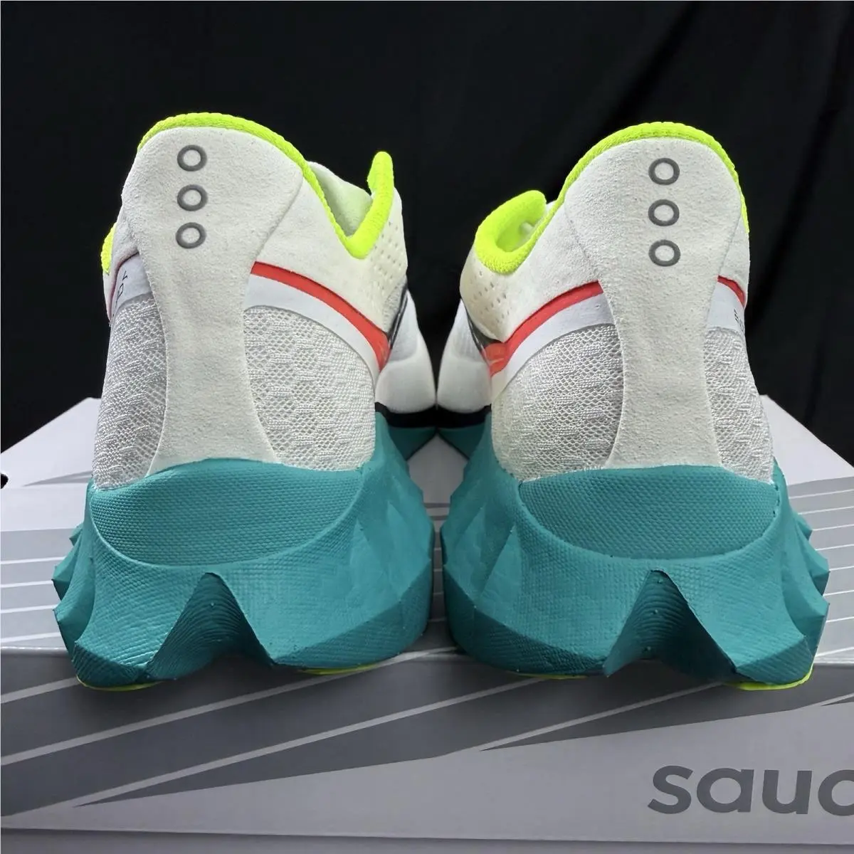 Saucony shoes - Saucony Endorphin Pro 4 - Endorphin Pro - S20939-97 - White 0