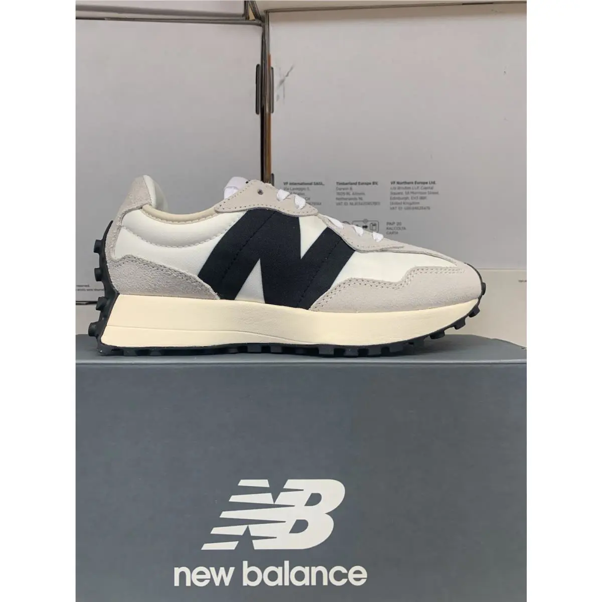New Balance shoes - New Balance 327 - WS327FE - WHITE/BLACK 4