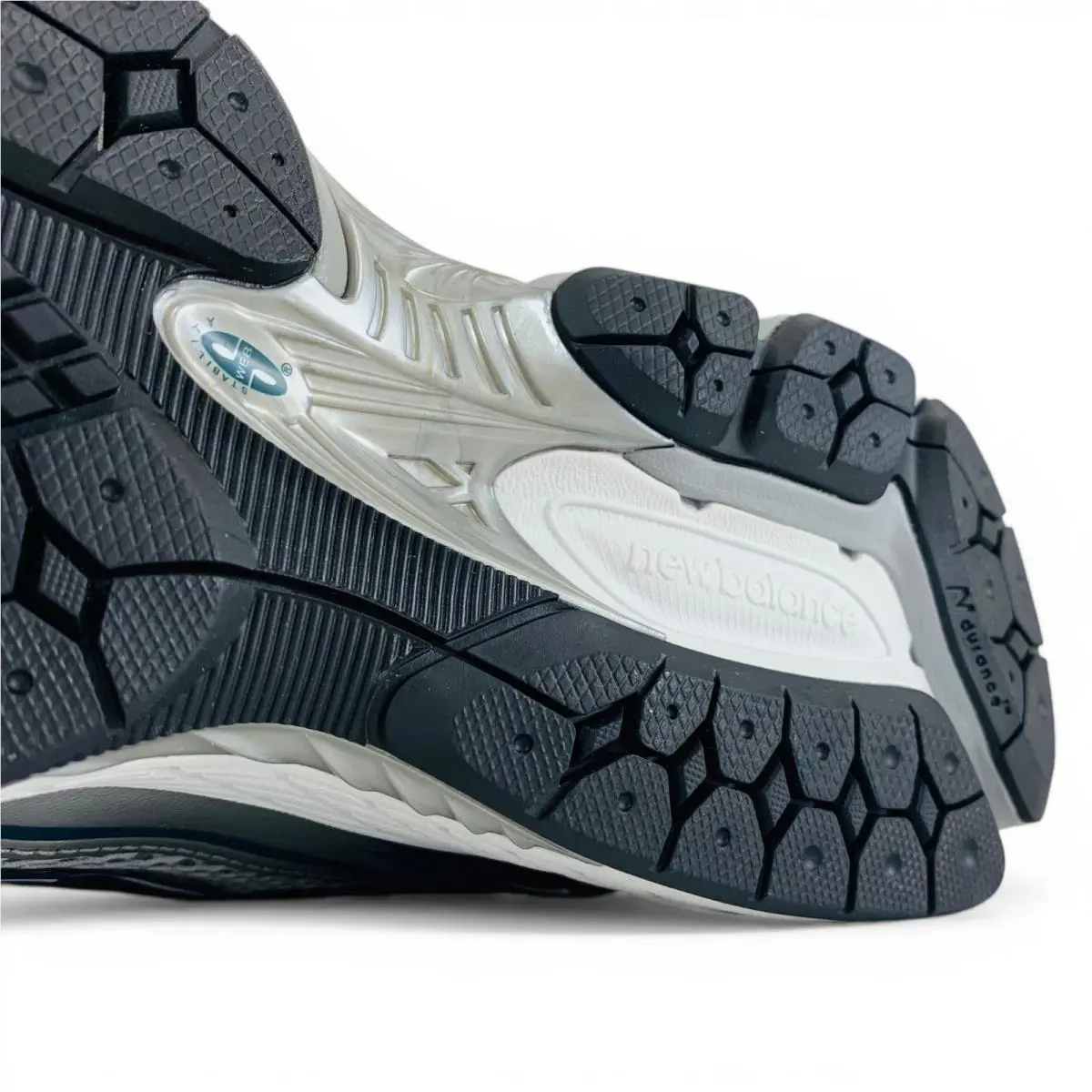 New Balance shoes - New Balance 1906R - U1906RCE - Silver 23