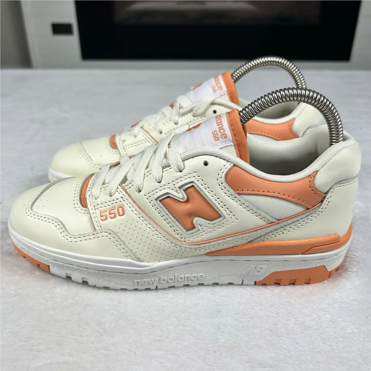 New Balance shoes - New Balance 550 - BBW550AJ - beige - orange (UPC: 0197966557065) 1
