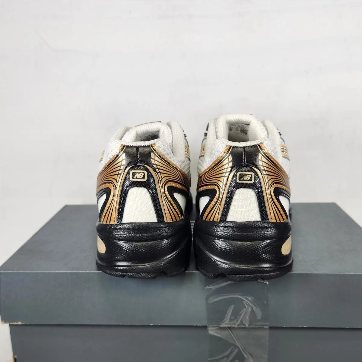 New Balance shoes - New Balance 740 - Gold 2