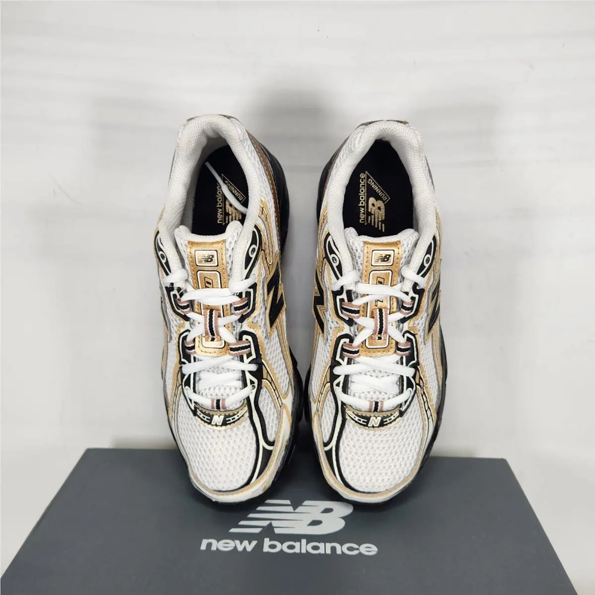New Balance shoes - New Balance 740 - Gold 1