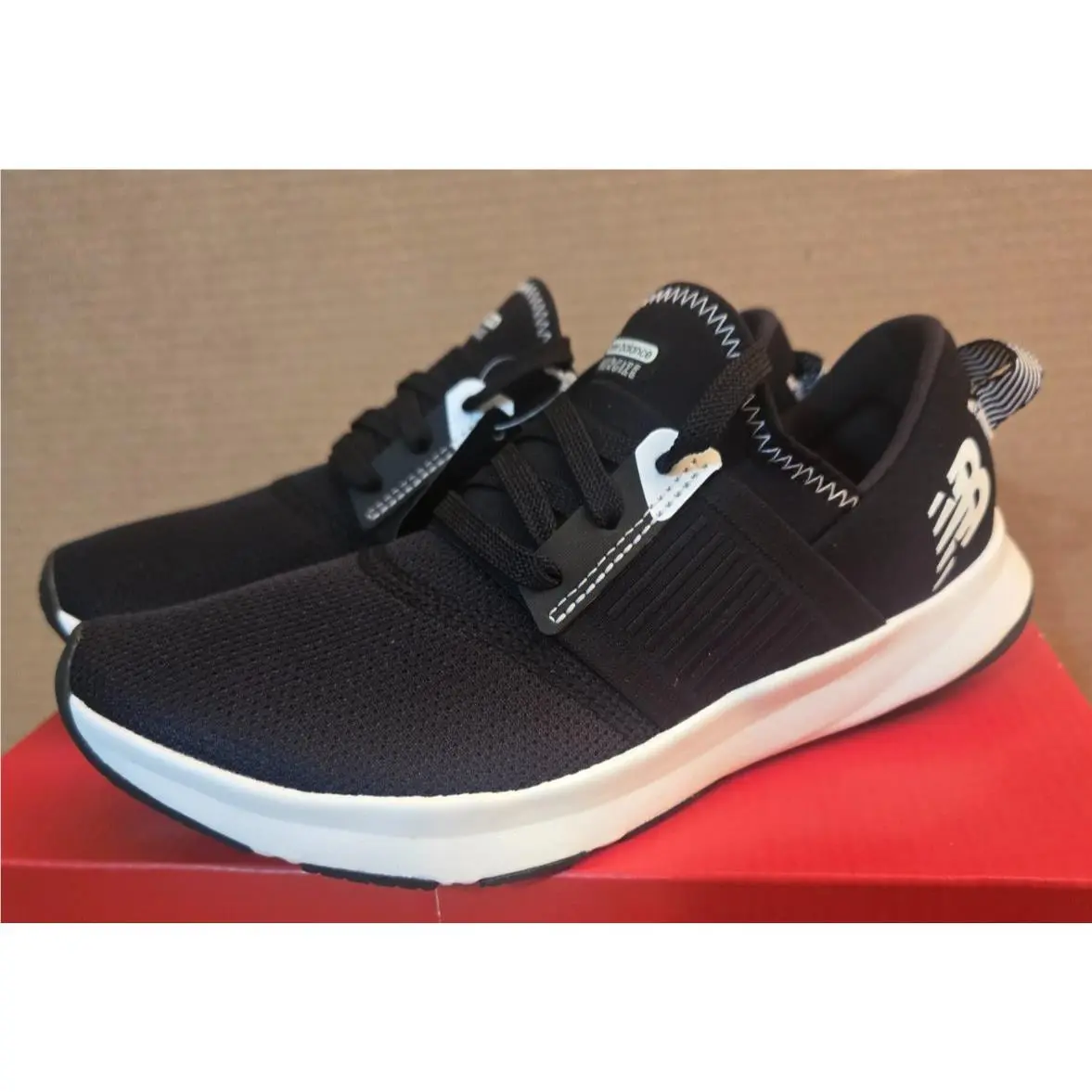 New Balance Women`s Nergize V3 Cross Trainer Size 5 Black/white WXNRGLK3