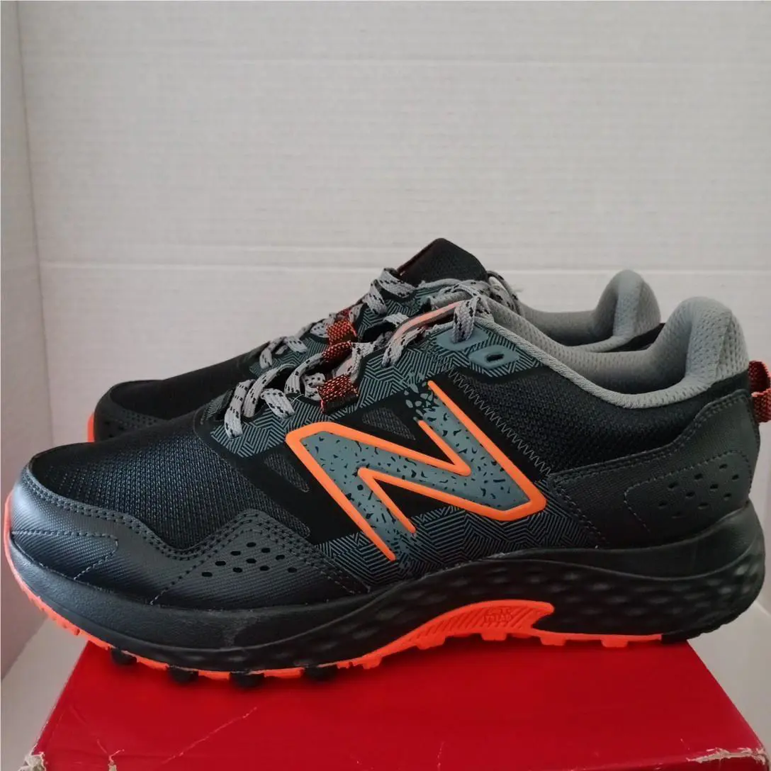 New Balance shoes - New Balance 410v8 - Black 2