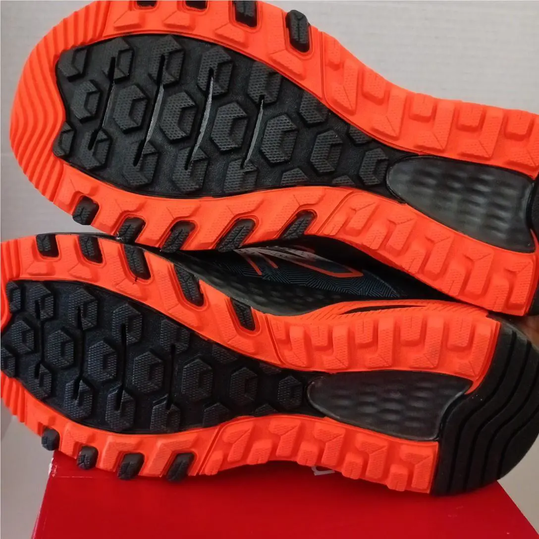 New Balance shoes - New Balance 410v8 - Black 5