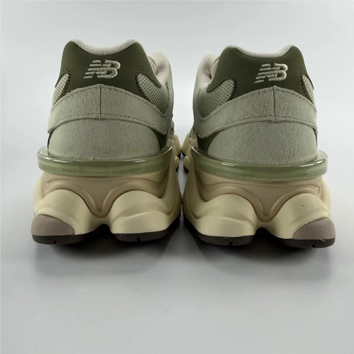 New Balance shoes - 9060 Olivine - Olivine - Green 3