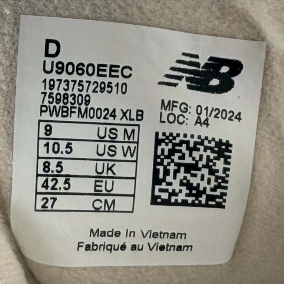 New Balance shoes - 9060 Olivine - Olivine - Green 7