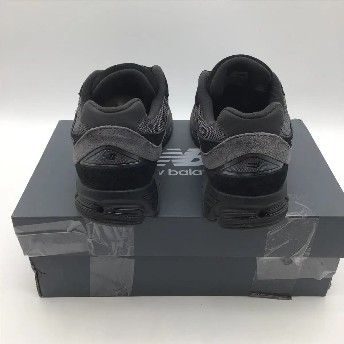 New Balance shoes - New Balance 2002R - Black 2