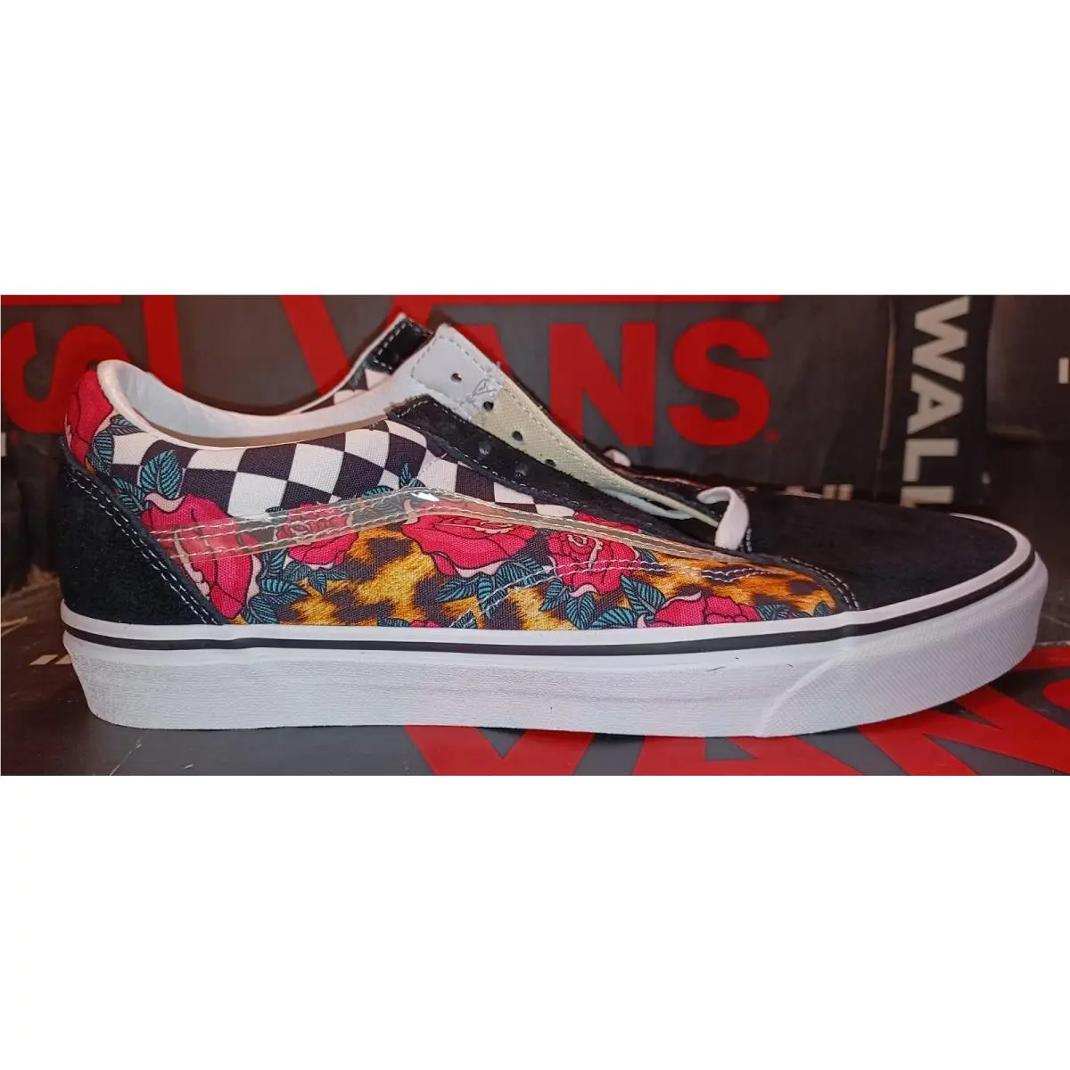 Vans Old Skool Rose Animal Checkered Men`s 11.5 - VN0A5AO92FA
