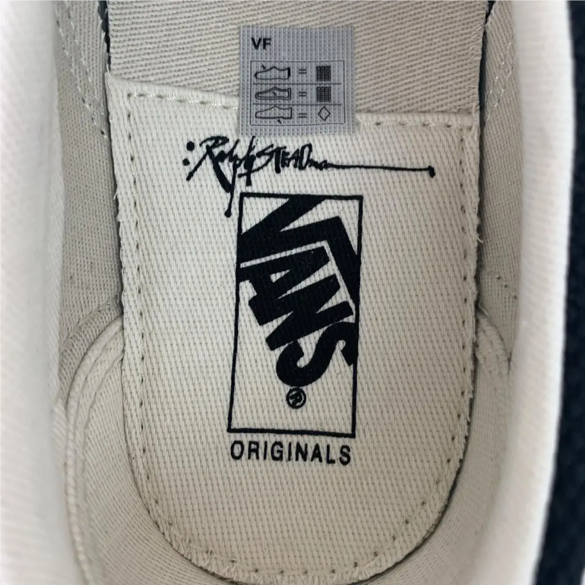 Vans shoes - Vans Og Classic Slip on - VN0A45JKVQL - White 12