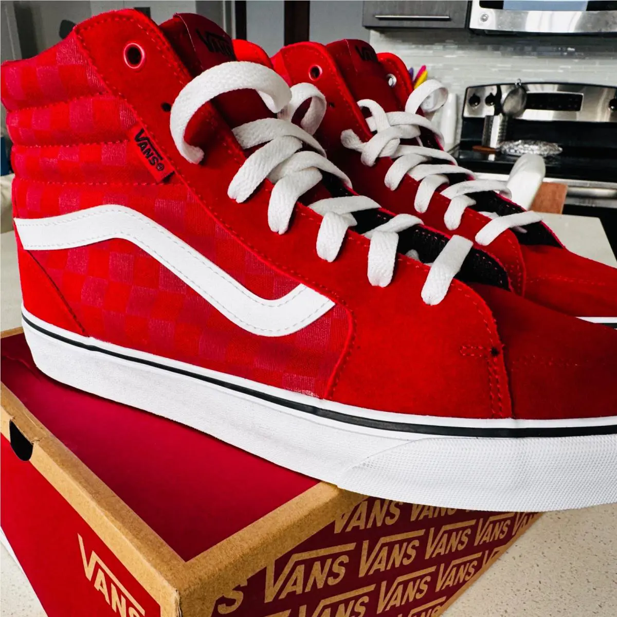 BN Vans SK8 Filmore Hi Tonal Checkerboard Red /red/ White Suede VN0A5HZLY52