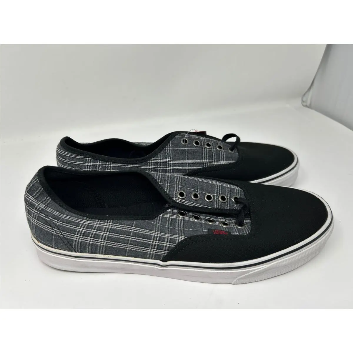 Vans shoes - Black (UPC: 700053812451) 1