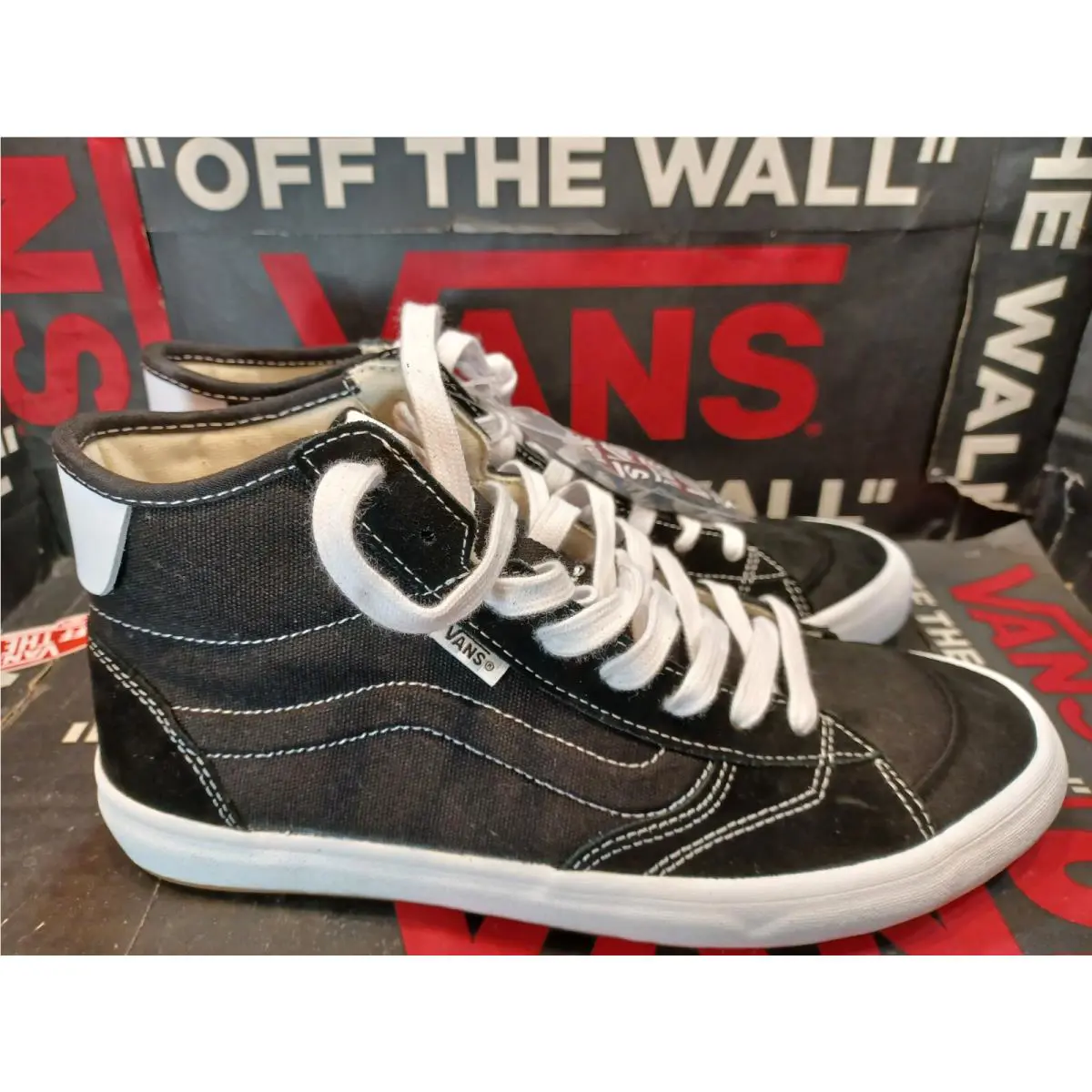 Vans Men`s 5/Women`s 6.5 The Lizzie Canvas Black/white VN0A4BX1Y28