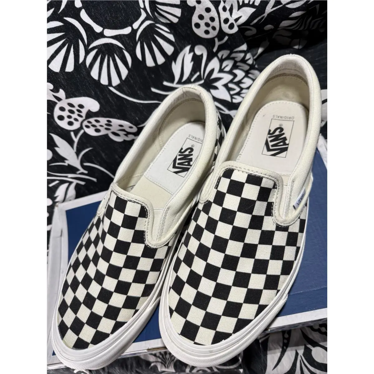 Vans shoes - OG Classic Slip-On - Classic - VN000UDFF8L - Black, White 0