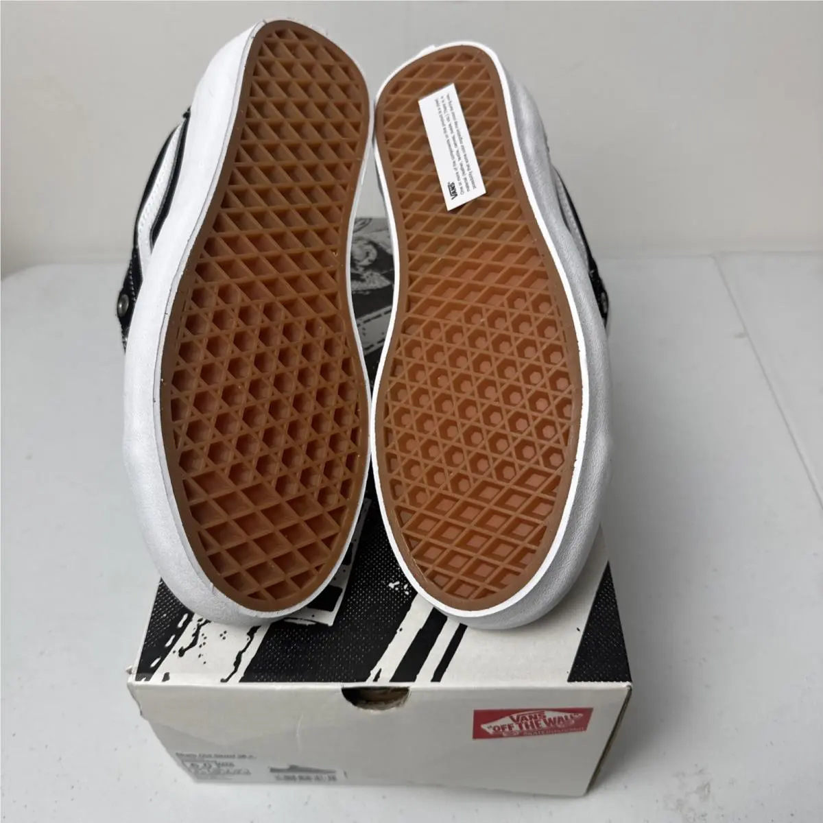 Vans shoes - VANS Old Skool - Old Skool - VN000D5RBA2 - Black / White / Red (UPC: 0197643279631) 9