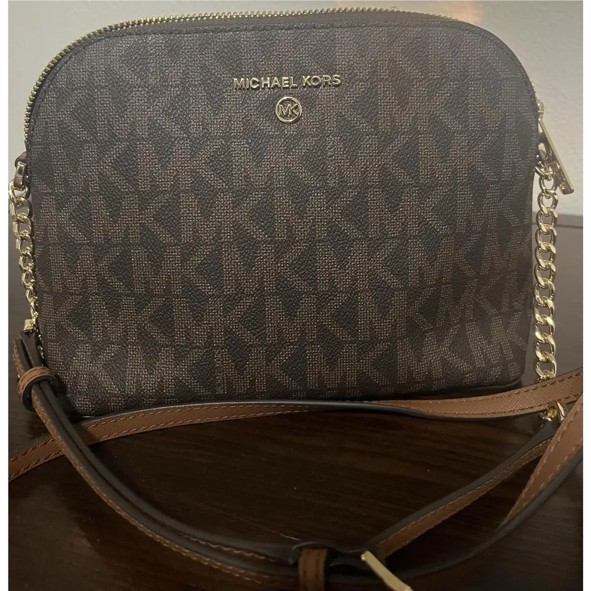 Michael Kors Cindy Large Dome Crossbody Hand Bag Purse