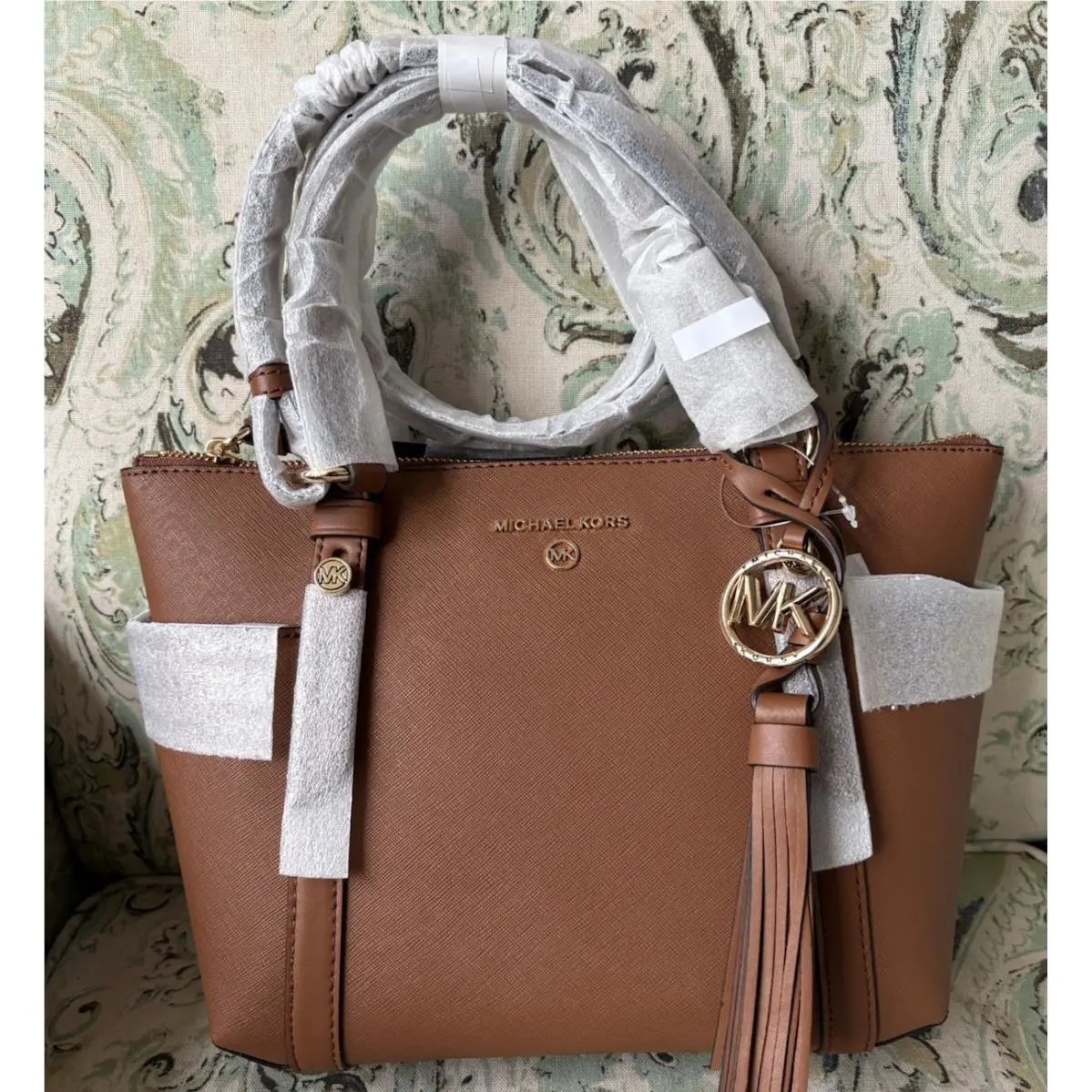 Michael Kors Sullivan Signature Logo Top Zip Small Tote Bag Luggage Color