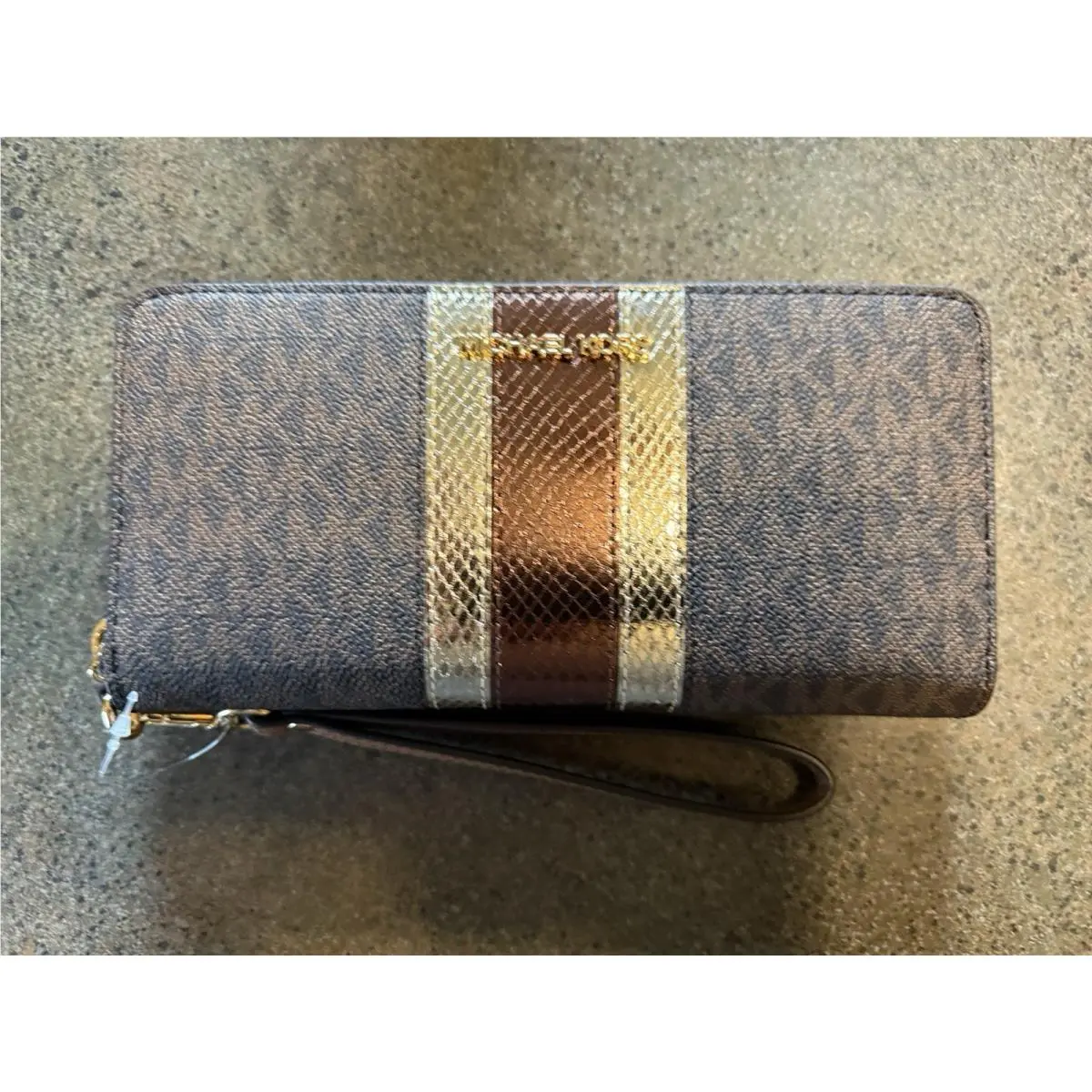 Jst Large Travel Continental Leather Wallet/wristlet - Brown by Michael Kors