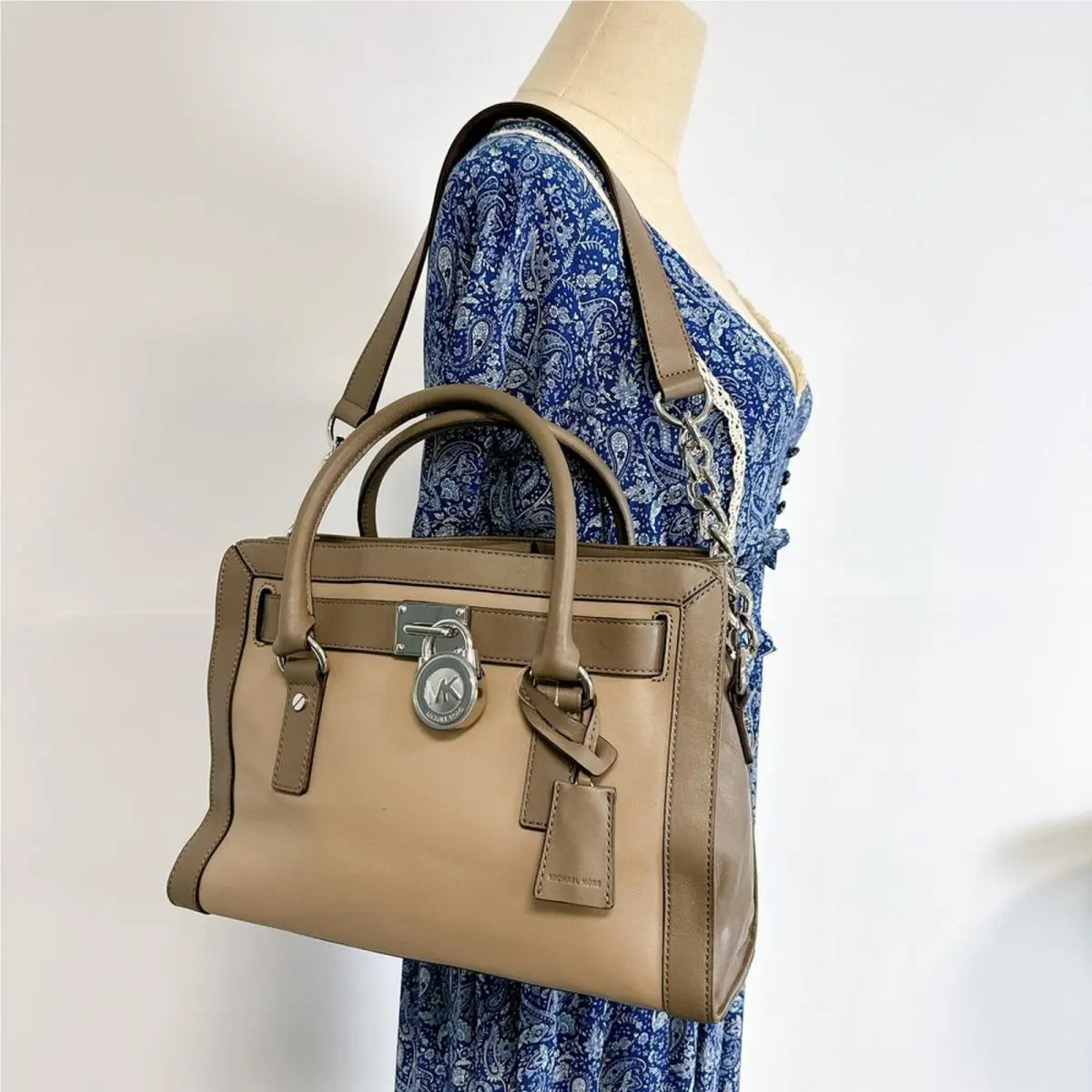 Michael Kors 30F5SHKS2T Hamilton Out Leather Satchel IN Dark Taupe
