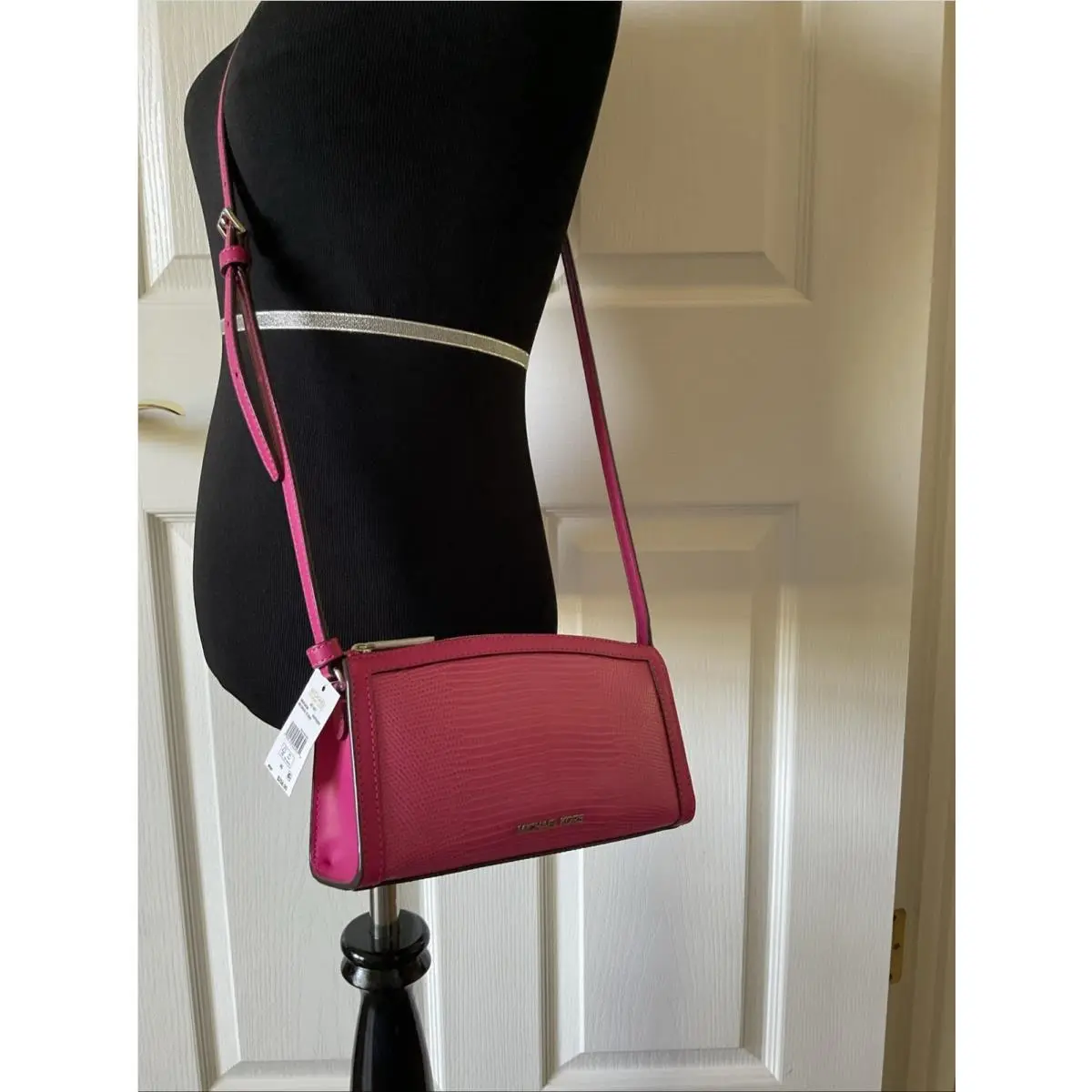 Michael Kors Jet Set MD Curved Zip Top Crossbody Raspberry