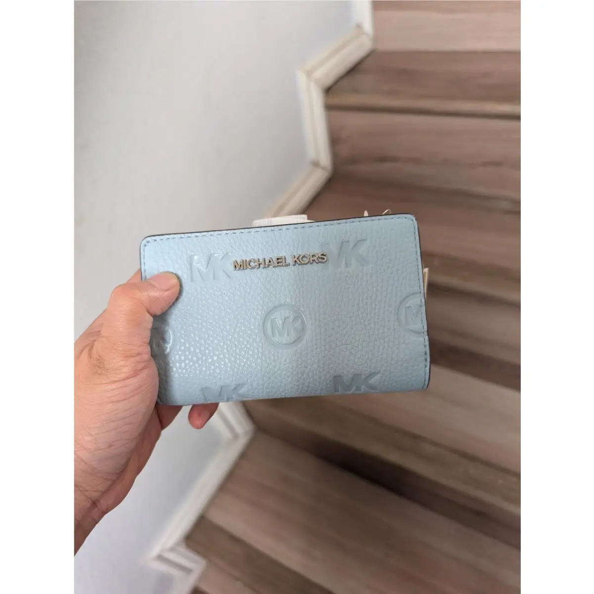 Michael Kors Jet Set Travel Medium Logo Debossed Billfold Wallet Pale Ocean