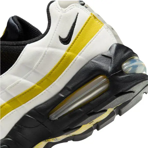 Nike shoes - White/Saffron Quartz/Black 4