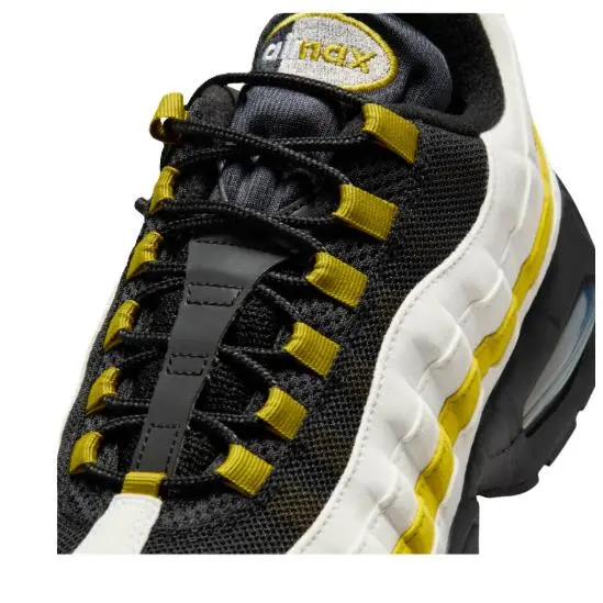 Nike shoes - White/Saffron Quartz/Black 11