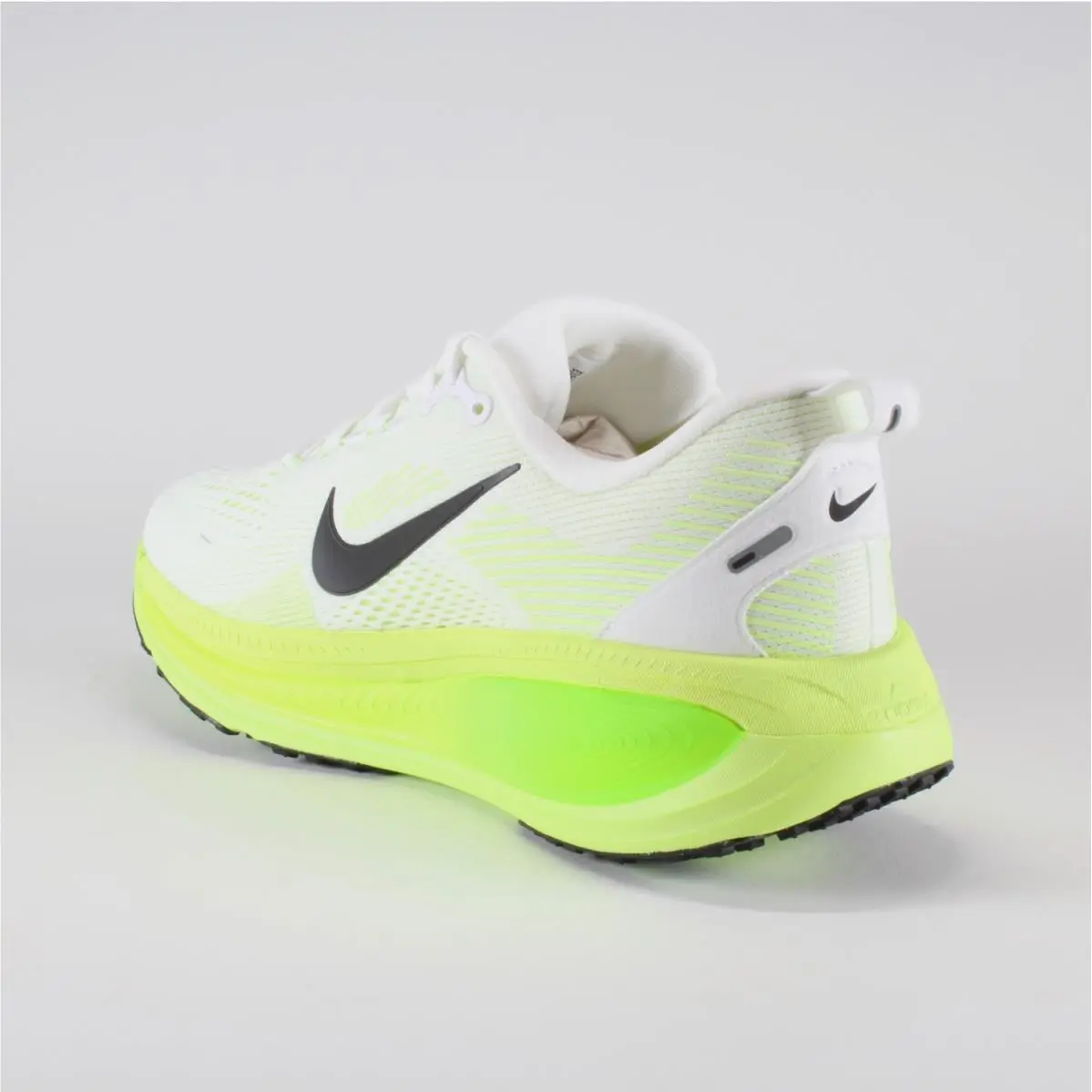 Nike shoes - Nike Vomero 18 - Vomero - White 17