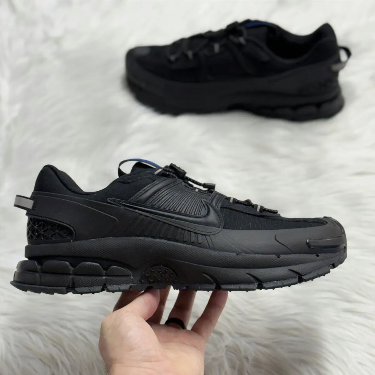 Nike Zoom Vomero Roam Triple Black Mens FV2295-002 Sz 11.5